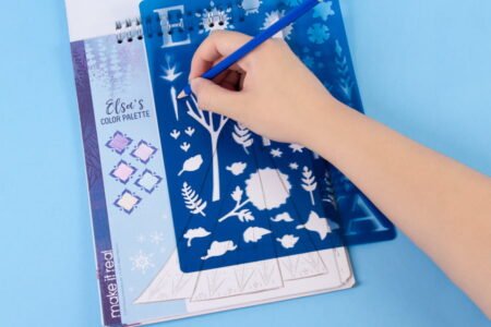 Make It Real Блокнот з трафаретами для створення модних коллекцій «Крижане серце 2» - Зображення 3