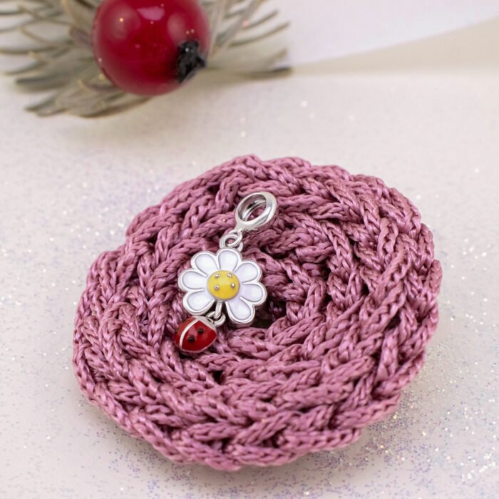 Кулон Ромашка з сонечком із білою, жовтою та червоною емаллю - Зображення 4