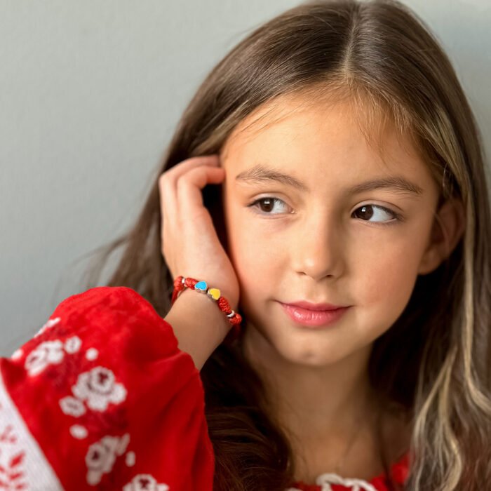 Браслет на шнурку Колір України з серцями з жовтою та блакитною емаллю - Зображення 4