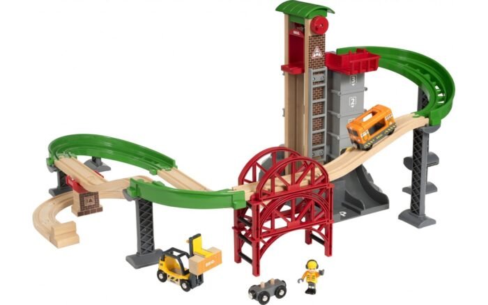 Ігровий набір BRIO Навантажувальний пункт з ліфтом (33887) - Зображення 3