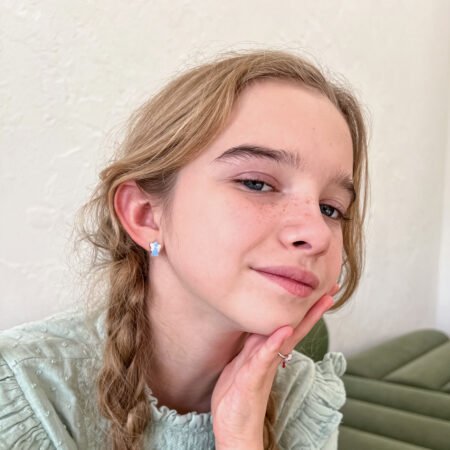 Сережки Янголятко з блакитною та білою емаллю - Зображення 6