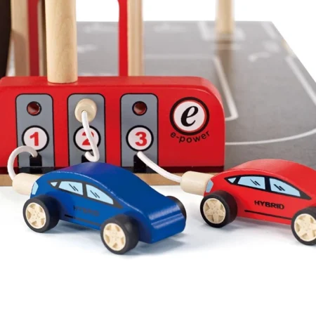 Паркінг дерев'яний Hape з гелікоптерним майданчиком (E3002) - Зображення 3