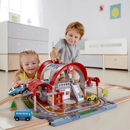 Іграшкова залізниця Hape Станція Гранд-Сіті зі світловими та звуковими ефектами (E3725) - Зображення 9