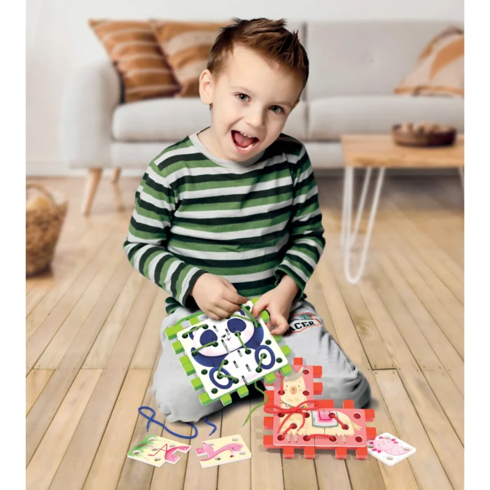 Игровой набор - ВЕСЕЛАЯ ШНУРОВКА (пазлы, мягкие доски, нитки) - Зображення 3