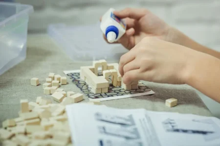 Іграшка-конструктор з міні-цеглинок *Дві вежі*, серія *Старе місто*, артикул 70224 - Зображення 3