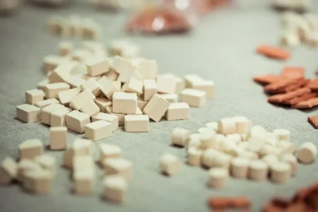 Іграшка-конструктор з міні-цеглинок *Дві вежі*, серія *Старе місто*, артикул 70224 - Зображення 4