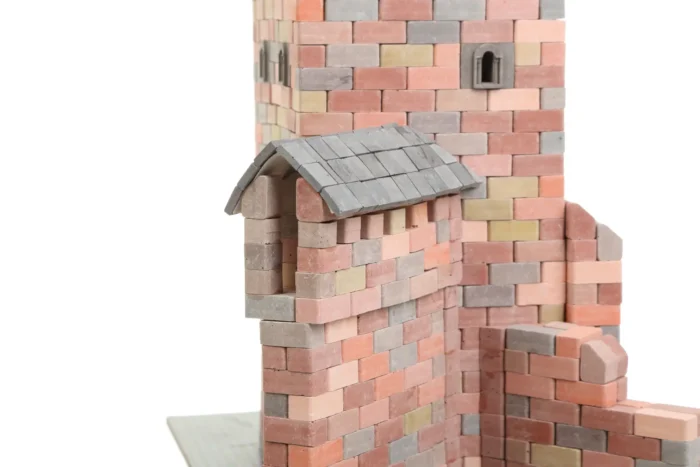 Іграшка-конструктор з міні-цеглинок *В'їзна вежа Луцького замку*, артикул 71252 - Зображення 8