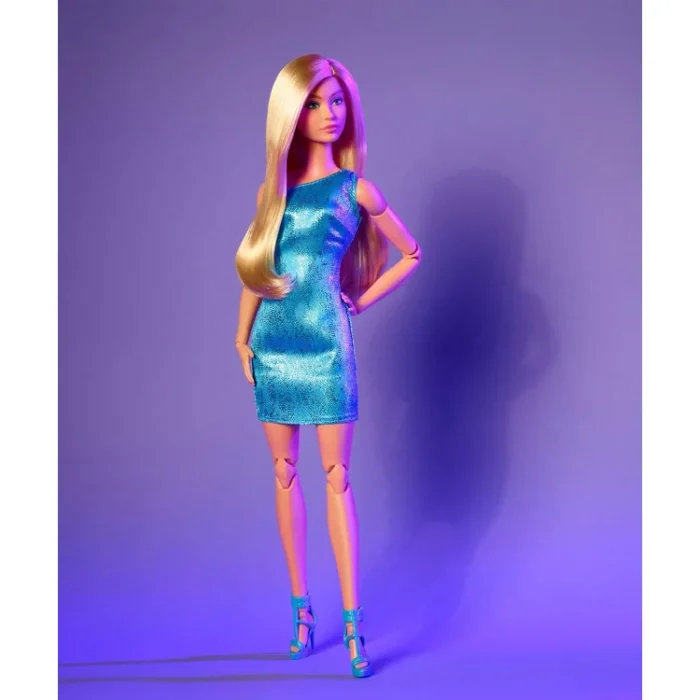 Лялька Барбі колекційна Блондинка з довгим волоссям Barbie Signature Looks Modern Y2K Fashion, Long Blonde Hair #23 (HRM15) - Зображення 6