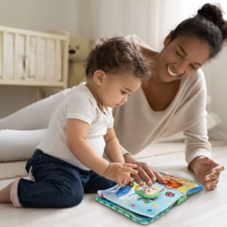 Музична плюшева книга CoComelon Feature Roleplay зі звуком - Зображення 4