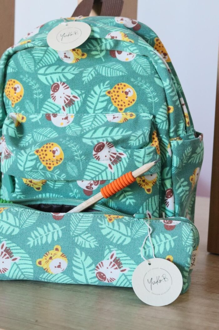 Набір рюкзак + пенал Yuko.B – Le Carnaval de la Jungle – Vert - Зображення 4