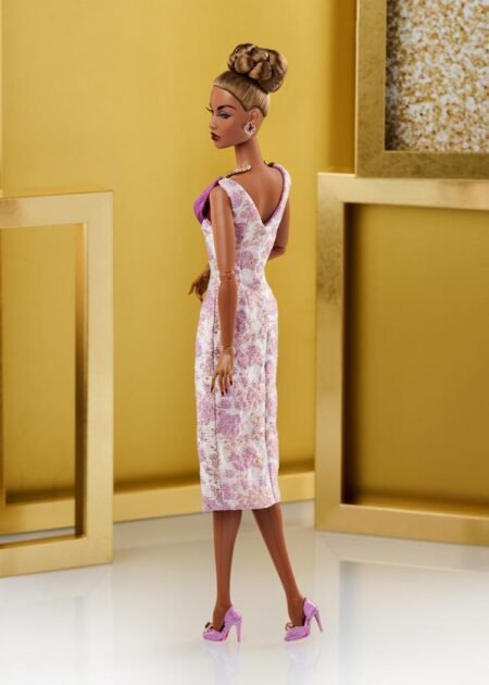 Enchanting in Amethyst Lady Aurelia Grey  в елегантній сукні кольору аметисту(73053) - Зображення 3