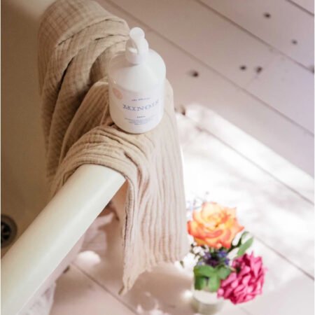 Делікатний очищувальний гель для тіла та волосся - Minois Paris (500ml) - Зображення 4