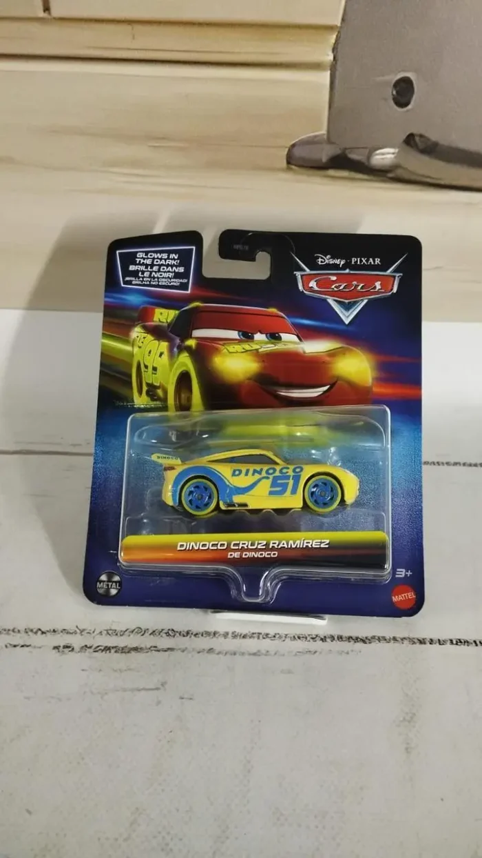Автомобіль Mattel Cars Glow Racers McQueen світяться в темряві - Зображення 1