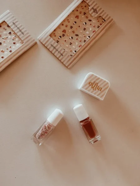 Дитячий лак для нігтів Mrs. Ertha - Заклинання блиску - Зображення 2