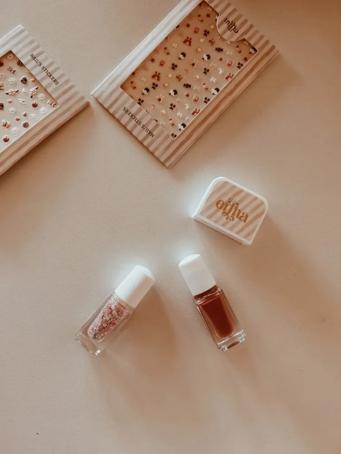 Дитячий лак для нігтів Mrs. Ertha - Заклинання блиску - Зображення 2